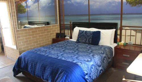 Deluxe Queen Room