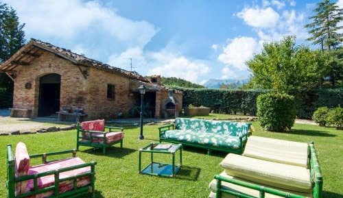 Eight-Bedroom Holiday Home