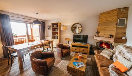 Three-Bedroom Apartment with Mountain View (8 Adults)