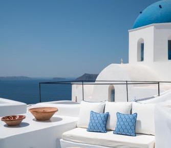 Suite with Outdoor Plunge Pool, Terrace and Blue Domes View