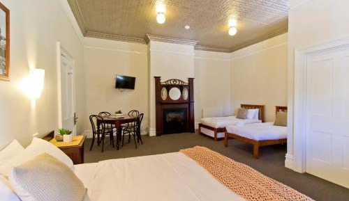 Deluxe Family Room