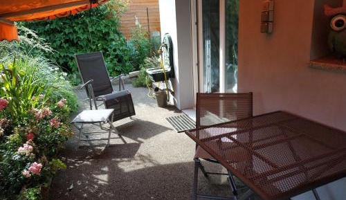 Apartment with Garden View