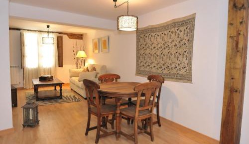 One-Bedroom Apartment (4 Adults)
