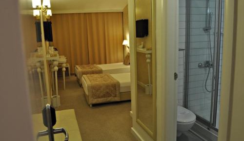 Double Twin Room