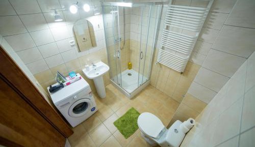 Apartment with Balcony and Private Bathroom