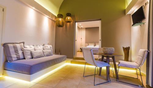 Honeymoon Suite