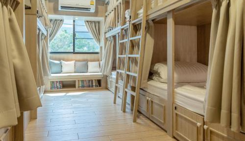 Bed in 10-Bed Mixed Dormitory Room