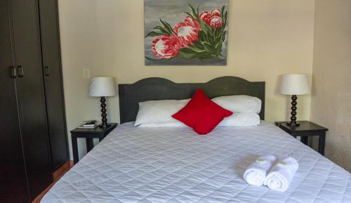 Basic Triple Room with Shared Bathroom