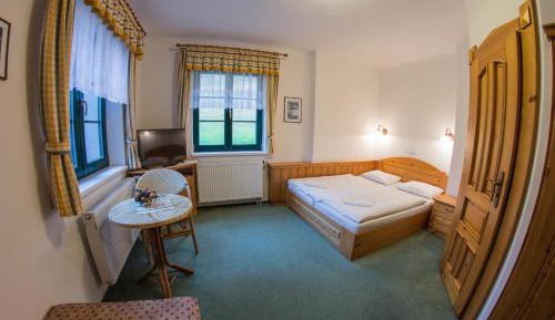 Double Room with Extra Bed (3 Adults)