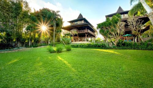 Seven-Bedroom Villa with Private Pool 