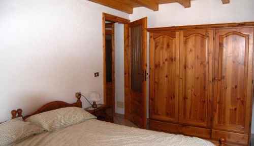 Two-Bedroom Apartment with Valley View (6 Adults)