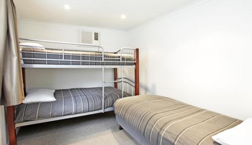 One-Bedroom Cottage - Motel Style 