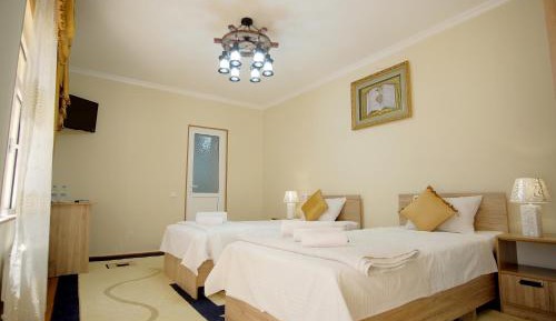 Twin Room with Bath
