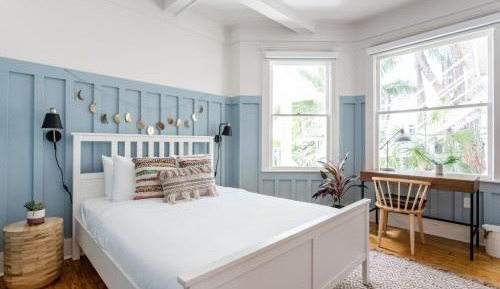 Standard Queen Room