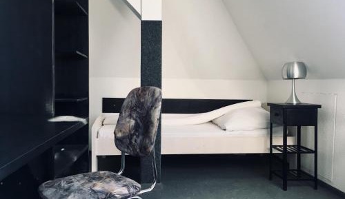 Single Room with Shared Bathroom