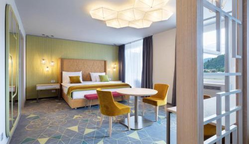 Suite - Lake Side