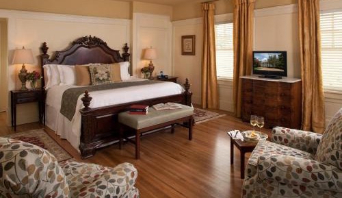 Deluxe King Suite