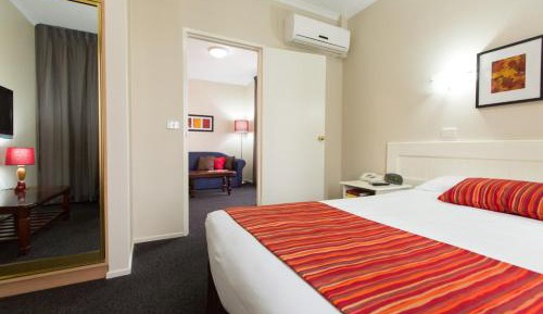 Executive Queen Room with Spa Bath 