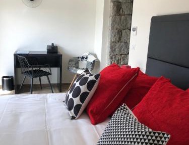 Suite with Mountain View