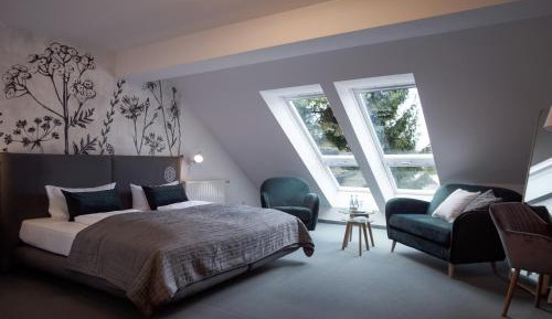 Junior Suite with Garden View