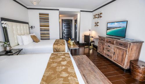 Classic Double Queen Room