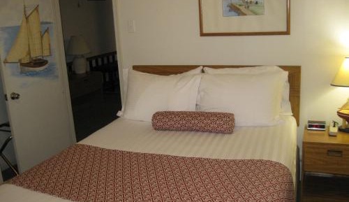 Deluxe One-Bedroom Suite