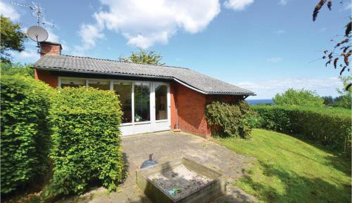 Three-Bedroom Holiday Home 