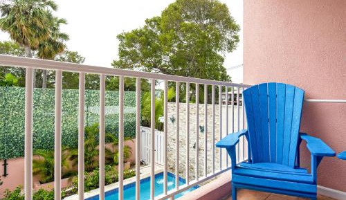 Superior Studio Pool view