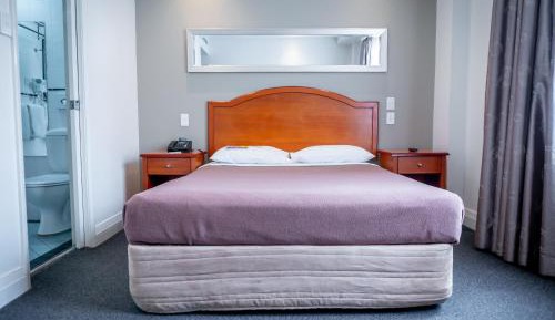 Standard Queen Room