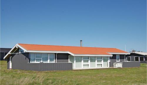 Four-Bedroom Holiday Home