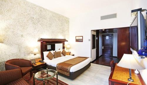 Deluxe Double Room (2 Adults + 1 Child)