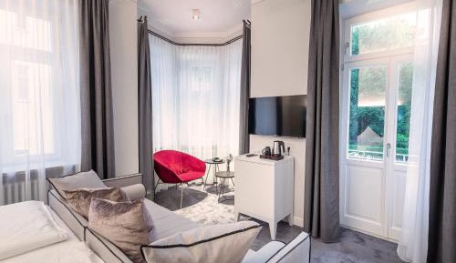 Superior Double Room with Balcony and Mountain View