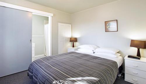 One-Bedroom Cabin