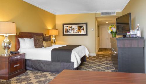 Premier Corner Room - 1 King Bed