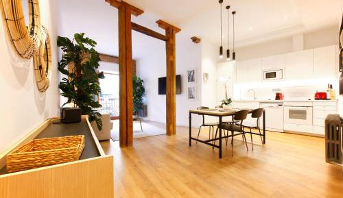 Deluxe Apartment