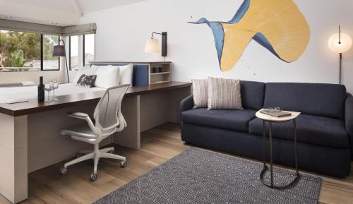 Standard King Room with Sofa Bed - Non-Smoking