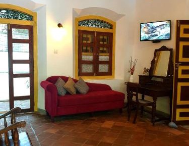 Family Room with Garden View