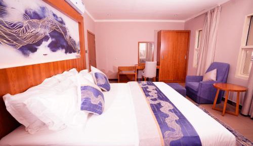 Superior King Suite