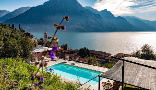 Apartment with Lake View