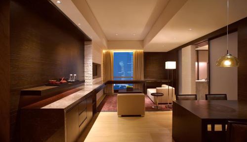 Grand Deluxe King Suite