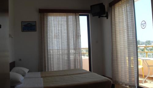 Studio (2 Adults)