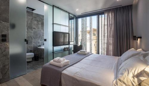 Suite with Hot Tub