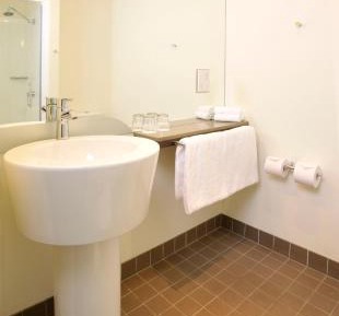 Superior Room with Queen Bed and Single Bed 