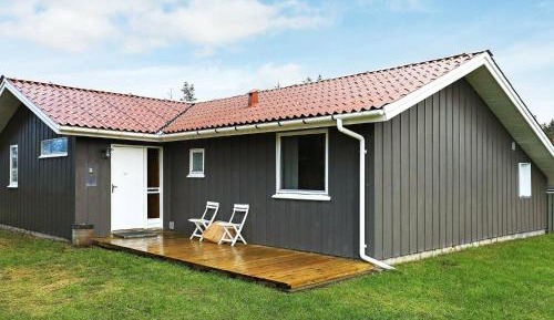 Four-Bedroom Holiday Home