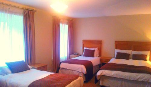 Family Room (2 Adults + 2 Children)