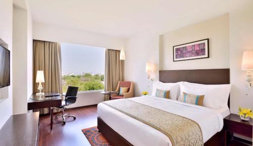 Superior Room with City View