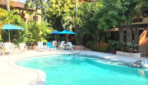 Apartment with Pool View 