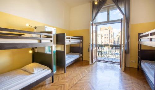 Bed in 6-Bed Mixed Dormitory Room
