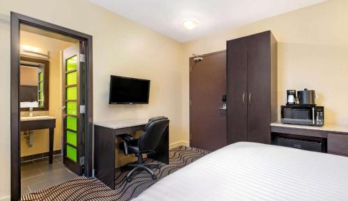 Queen Room