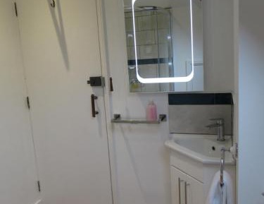 Twin Room with Private External Bathroom